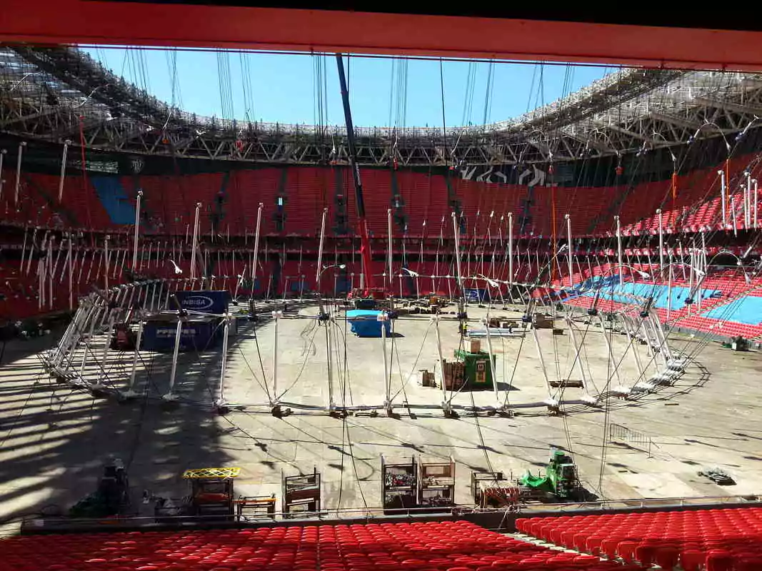 Roof lifting / San Mamés Stadium, Spain