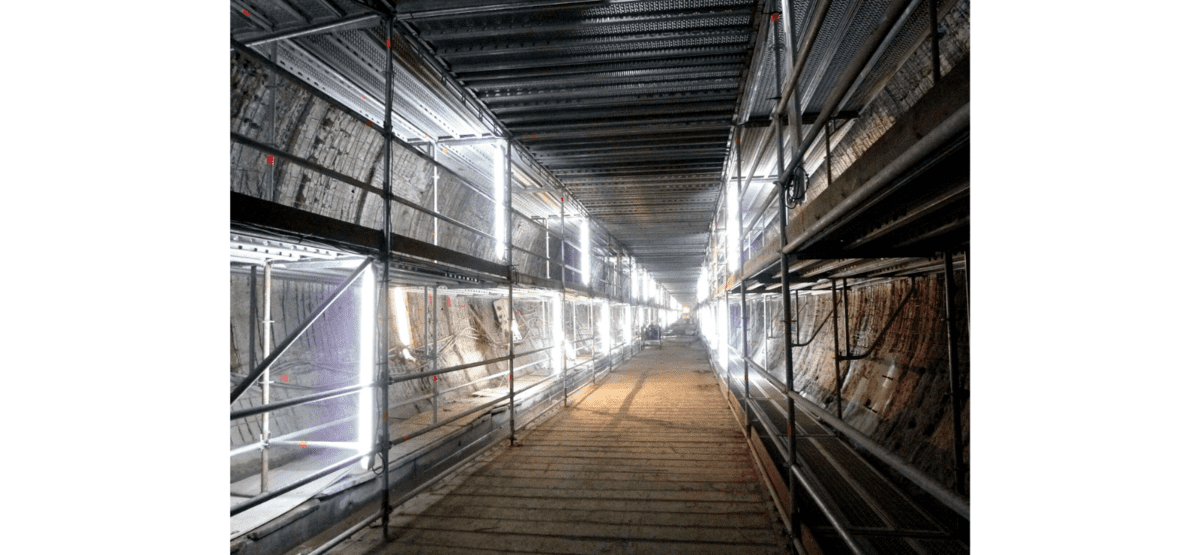 Channel tunnel scaffolding