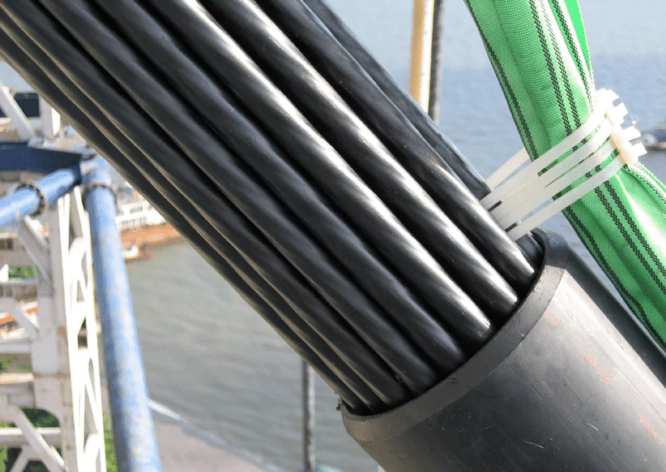 Bai Chay bridge Vietnam - Cables