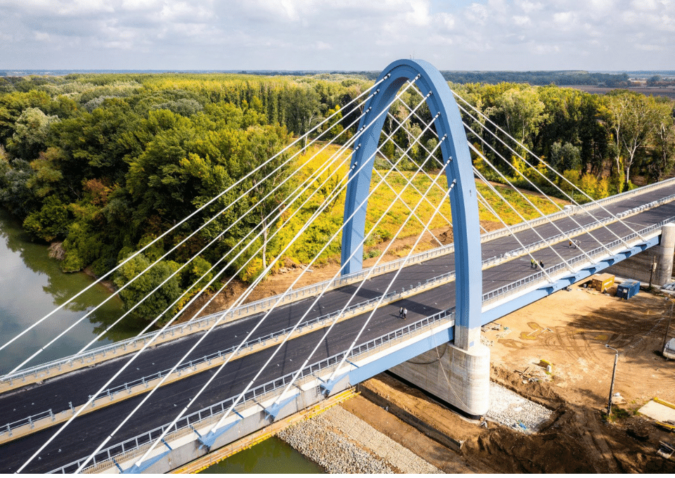 Tisza bridge-Hungary-Multihole saddle-Locally Cohesive Strand