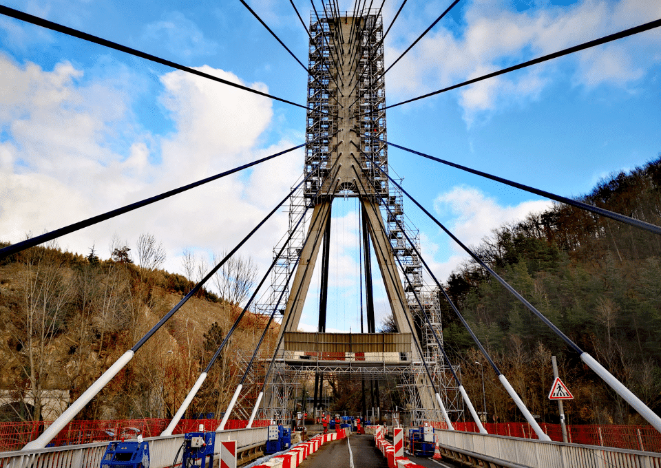Stay cables maintenance - Pertuiset bridge France